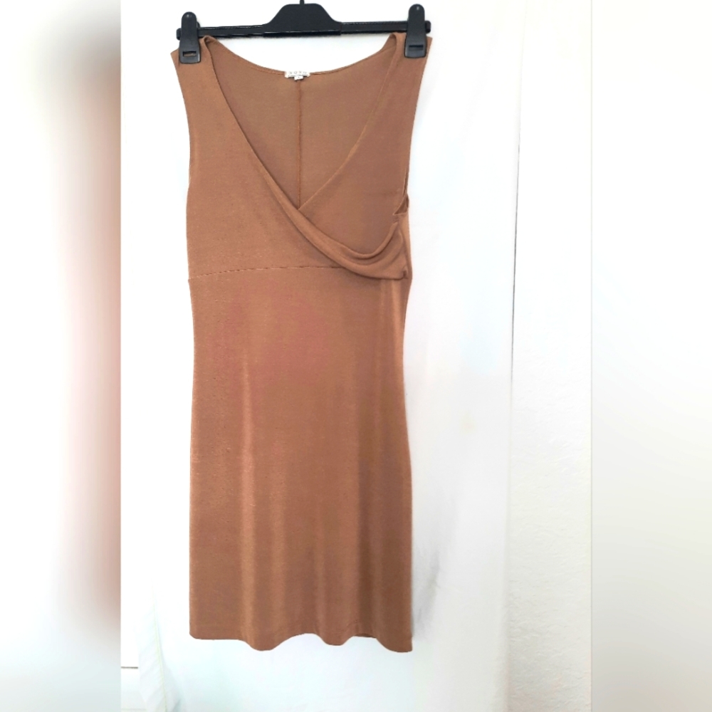 XOXO Sleeveless Sexy Scoop Neck Ruffle Wrap Soft Stretchy Gold Dress Size Large
